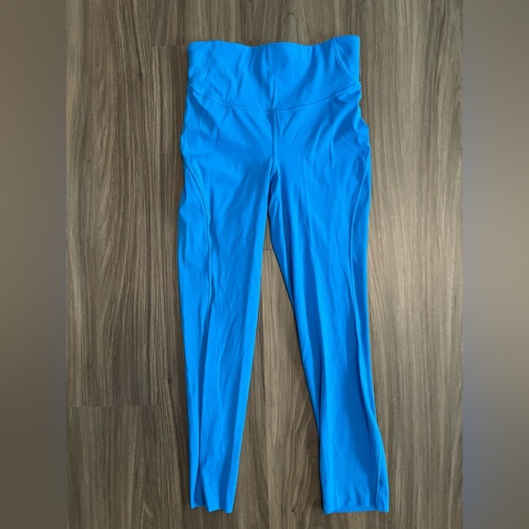 Lululemon Base Pace High-Rise Crop 23"
Poolside size 4 - Picture 4 of 7